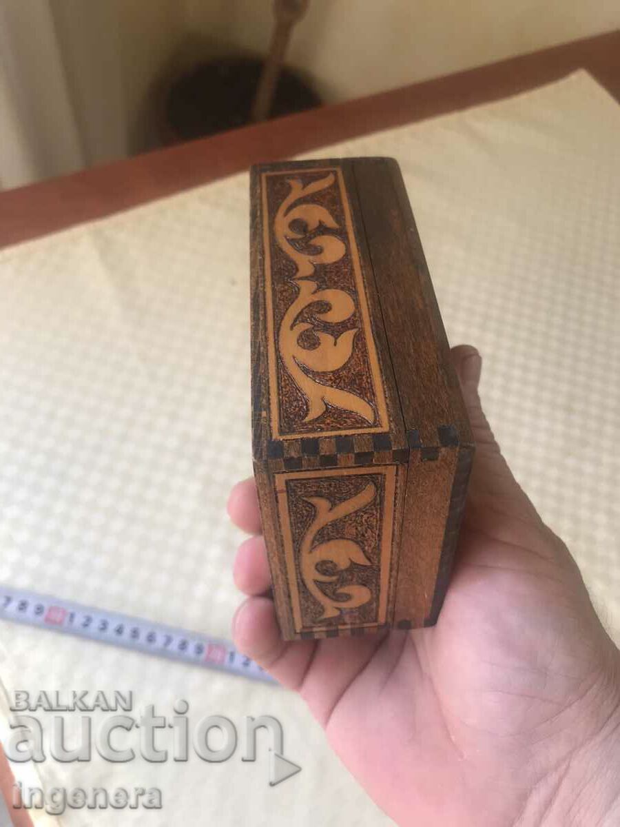 Доставка на КУТИЯ ДЪРВО ПИРОГРАФ РИСУНЪК СТАРИННА ОТ СОЦА МОСТРА Доставка на КУТИЯ ДЪРВО ПИРОГРАФ РИСУНЪК СТАРИННА ОТ СОЦА МОСТРА