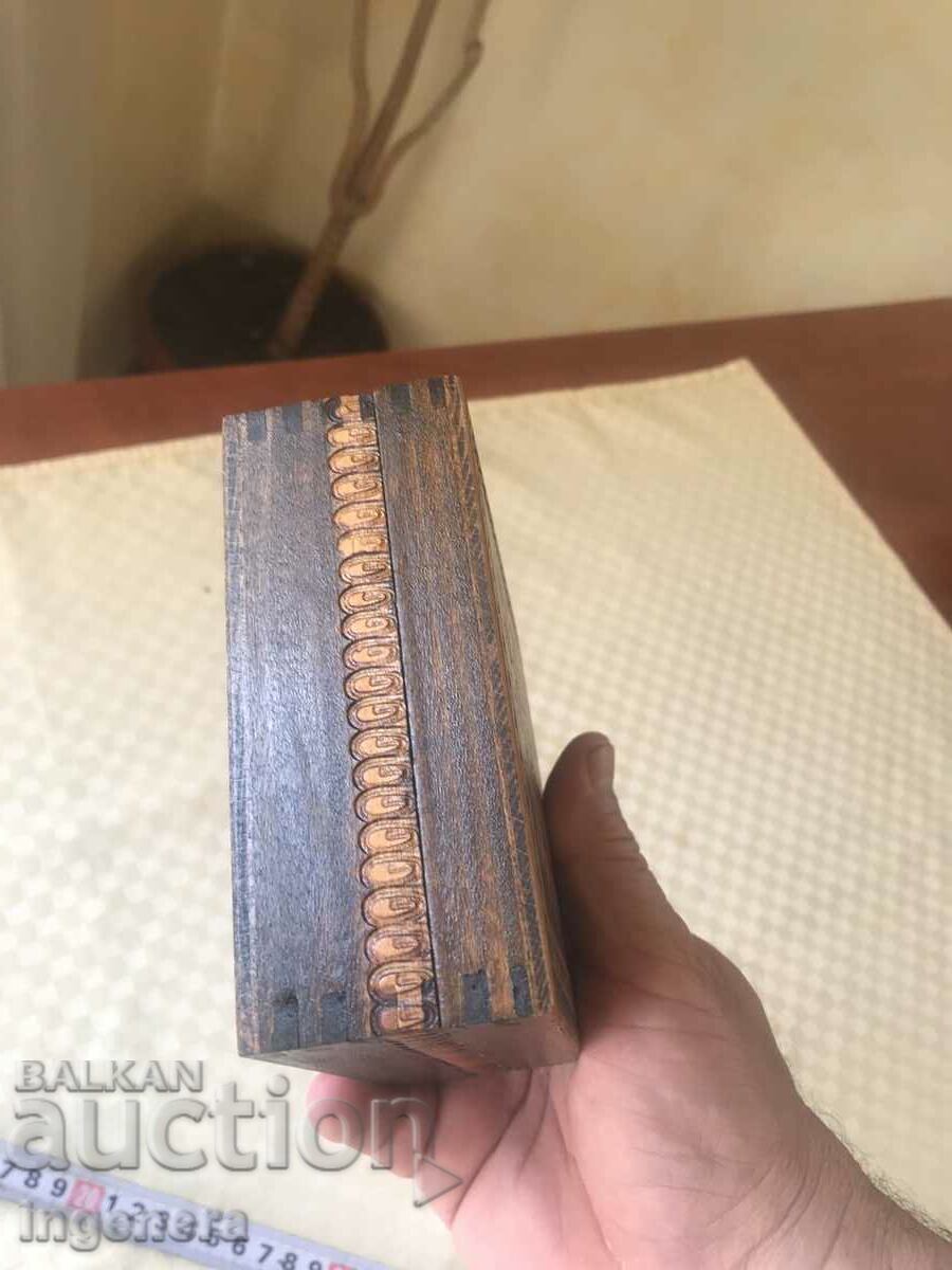 Livrarea CUTIE LEMN PIROGRAF DESEN ANTICHI DIN SOCA MOSTRA Livrarea CUTIE LEMN PIROGRAF DESEN ANTICHI DIN SOCA MOSTRA