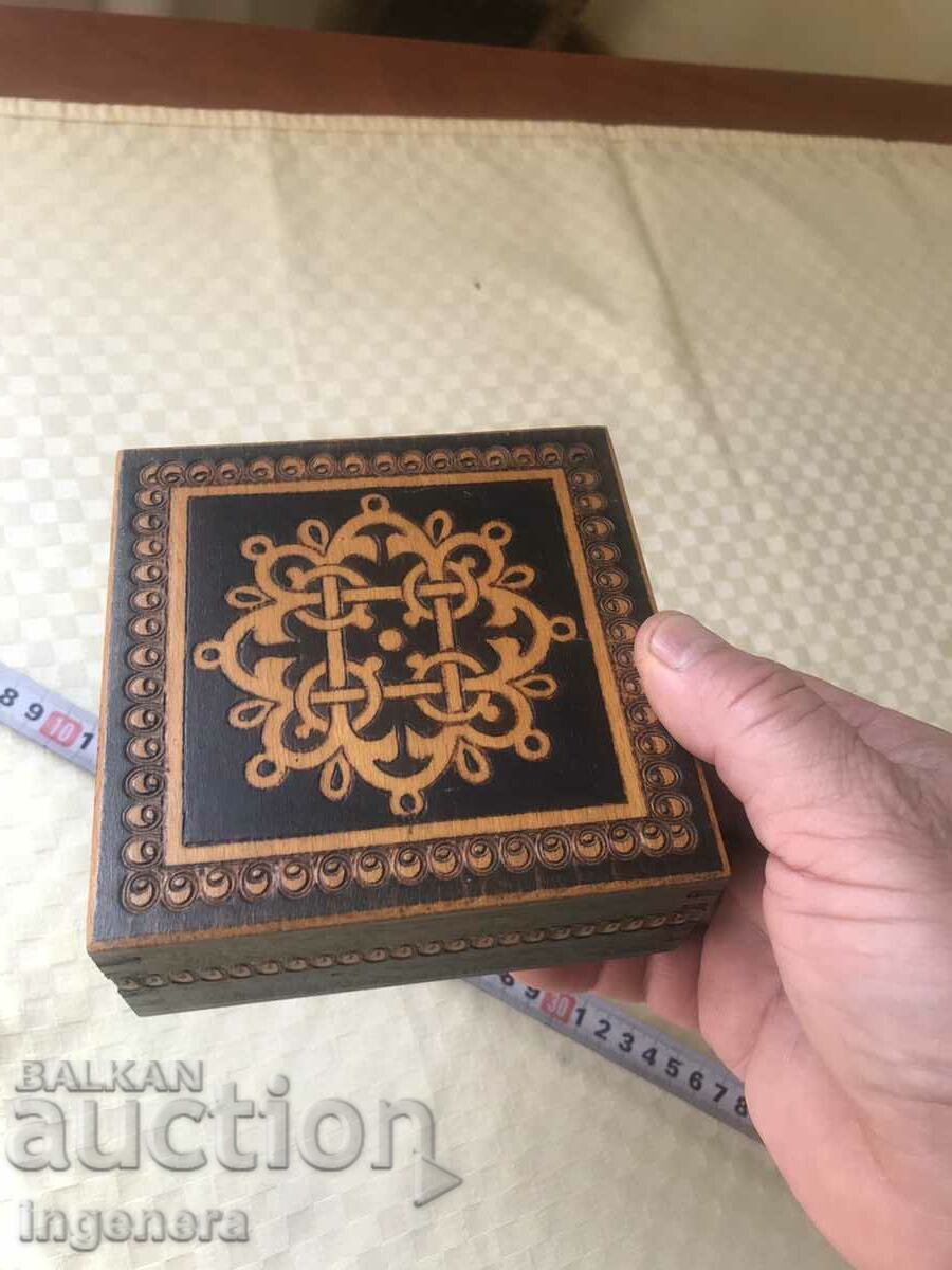 CUTIE LEMN PIROGRAF DESEN ANTICHI DIN SOCA MOSTRA - 5 CUTIE LEMN PIROGRAF DESEN ANTICHI DIN SOCA MOSTRA - 5