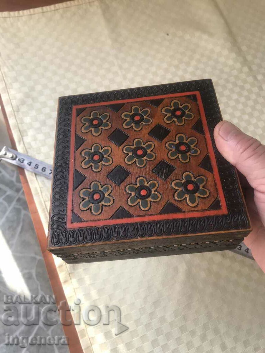 Доставка на КУТИЯ ДЪРВО ПИРОГРАФ РИСУНЪК СТАРИННА ОТ СОЦА МОСТРА Доставка на КУТИЯ ДЪРВО ПИРОГРАФ РИСУНЪК СТАРИННА ОТ СОЦА МОСТРА