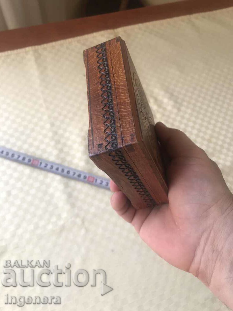 Доставка на КУТИЯ ДЪРВО ПИРОГРАФ РИСУНЪК СТАРИННА ОТ СОЦА МОСТРА Доставка на КУТИЯ ДЪРВО ПИРОГРАФ РИСУНЪК СТАРИННА ОТ СОЦА МОСТРА