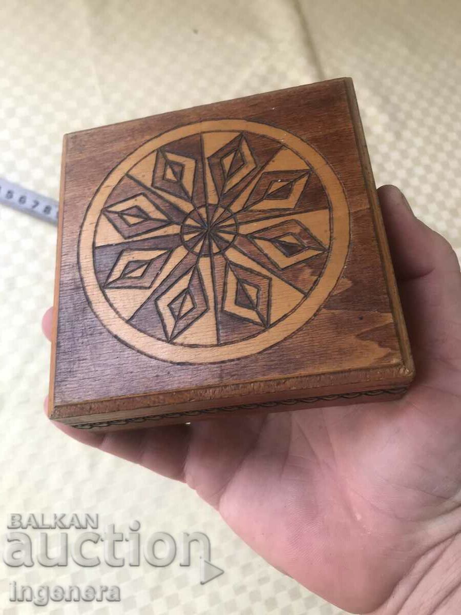КУТИЯ ДЪРВО ПИРОГРАФ РИСУНЪК СТАРИННА ОТ СОЦА МОСТРА - 5 КУТИЯ ДЪРВО ПИРОГРАФ РИСУНЪК СТАРИННА ОТ СОЦА МОСТРА - 5