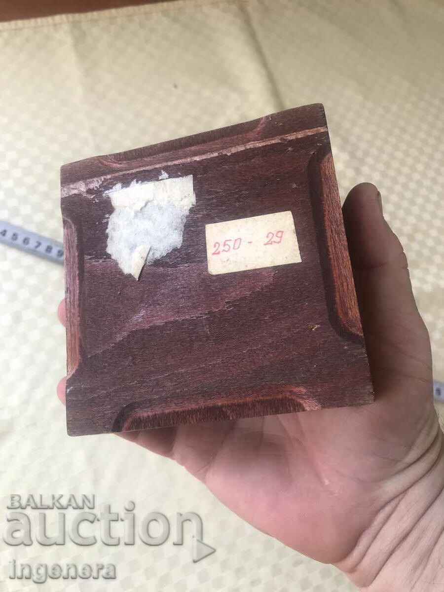 КУТИЯ ДЪРВО ПИРОГРАФ РИСУНЪК СТАРИННА ОТ СОЦА МОСТРА - 6 КУТИЯ ДЪРВО ПИРОГРАФ РИСУНЪК СТАРИННА ОТ СОЦА МОСТРА - 6