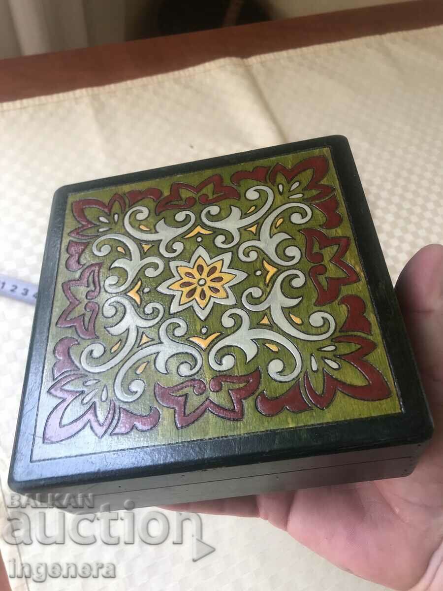 Доставка на КУТИЯ ДЪРВО ПИРОГРАФ РИСУНЪК СТАРИННА ОТ СОЦА МОСТРА Доставка на КУТИЯ ДЪРВО ПИРОГРАФ РИСУНЪК СТАРИННА ОТ СОЦА МОСТРА