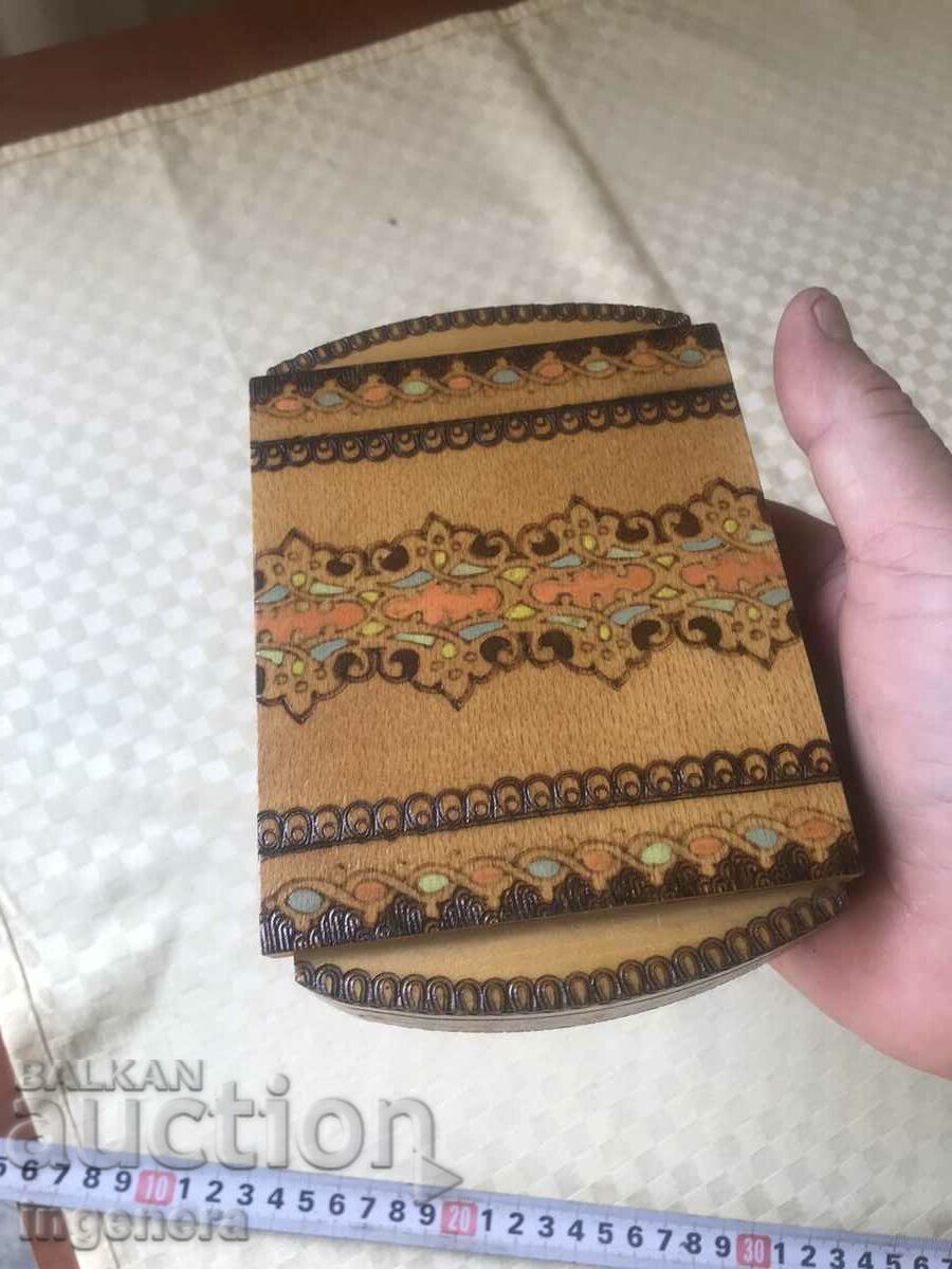 Доставка на КУТИЯ ДЪРВО ПИРОГРАФ РИСУНЪК СТАРИННА ОТ СОЦА МОСТРА Доставка на КУТИЯ ДЪРВО ПИРОГРАФ РИСУНЪК СТАРИННА ОТ СОЦА МОСТРА