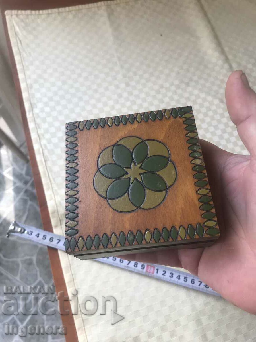 Доставка на КУТИЯ ДЪРВО ПИРОГРАФ РИСУНЪК СТАРИННА ОТ СОЦА МОСТРА Доставка на КУТИЯ ДЪРВО ПИРОГРАФ РИСУНЪК СТАРИННА ОТ СОЦА МОСТРА