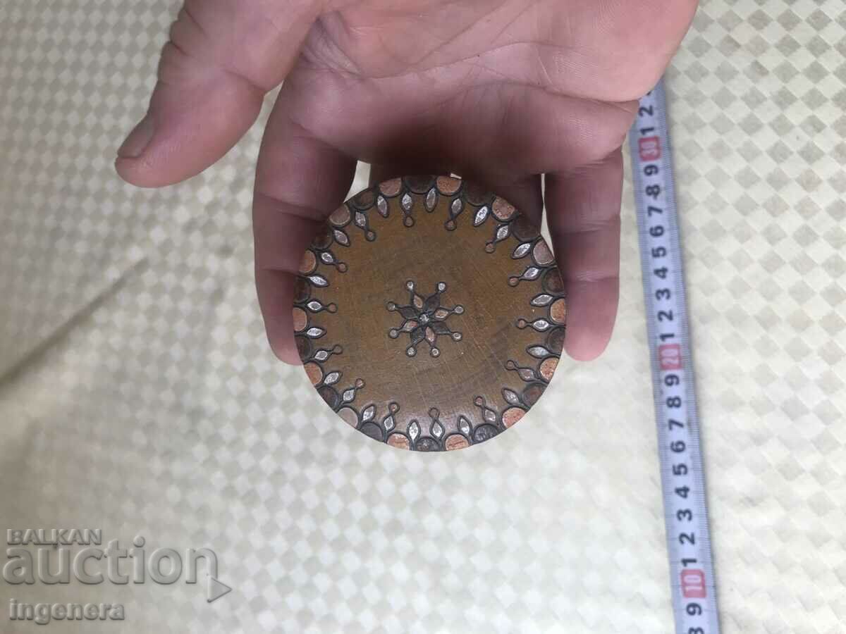 КУТИЯ ДЪРВО ПИРОГРАФ РИСУНЪК СТАРИННА ОТ СОЦА МОСТРА с цена 17.00 лв. | € 8.69 КУТИЯ ДЪРВО ПИРОГРАФ РИСУНЪК СТАРИННА ОТ СОЦА МОСТРА с цена 17.00 лв. | € 8.69