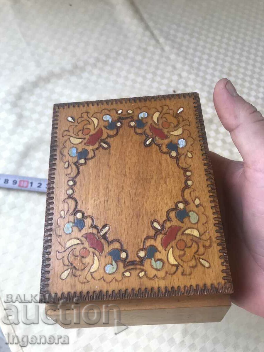 Доставка на КУТИЯ ДЪРВО ПИРОГРАФ РИСУНЪК СТАРИННА ОТ СОЦА МОСТРА Доставка на КУТИЯ ДЪРВО ПИРОГРАФ РИСУНЪК СТАРИННА ОТ СОЦА МОСТРА