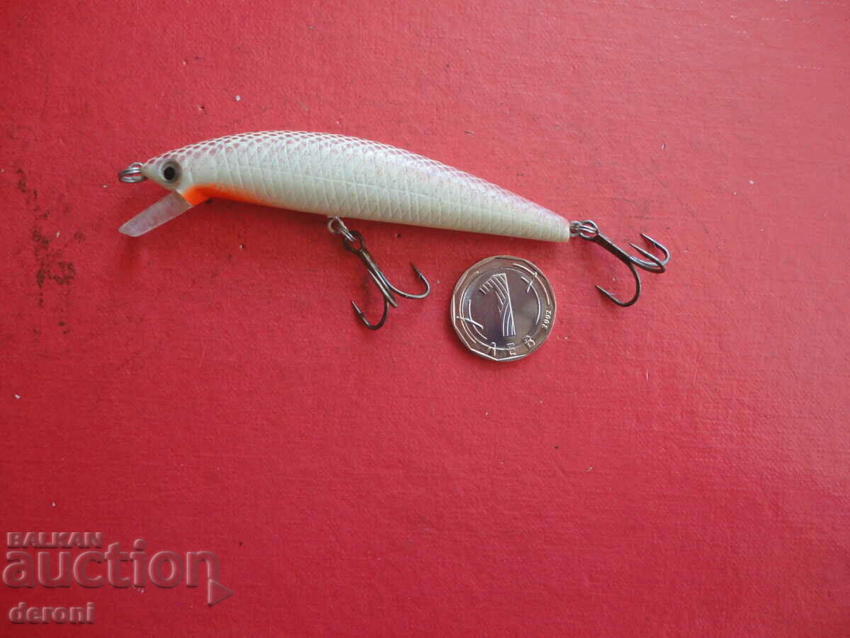 Nalucă de pescuit strălucitoare 4 cu preț 10.00 BGN | € 5.11 Nalucă de pescuit strălucitoare 4 cu preț 10.00 BGN | € 5.11