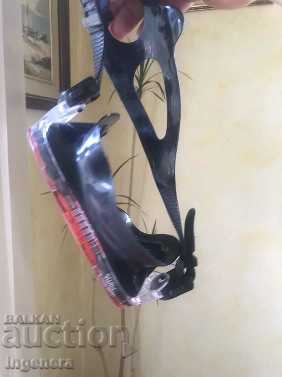 MASTĂ OCHEI DE APĂ PENTRU ÎNOT - 5