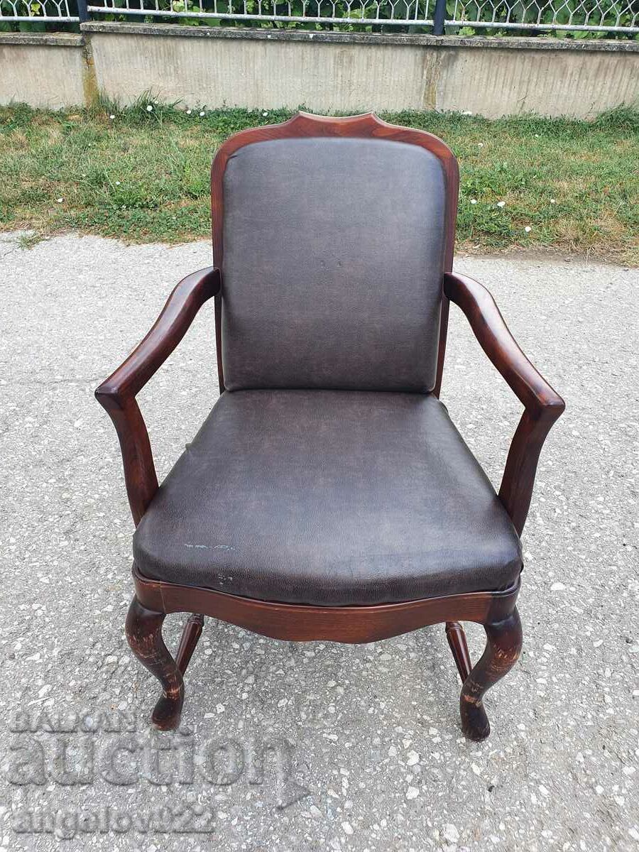 Frumos scaun vintage din piele solidă!!!