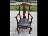 Beautiful vintage solid leather chair!!!