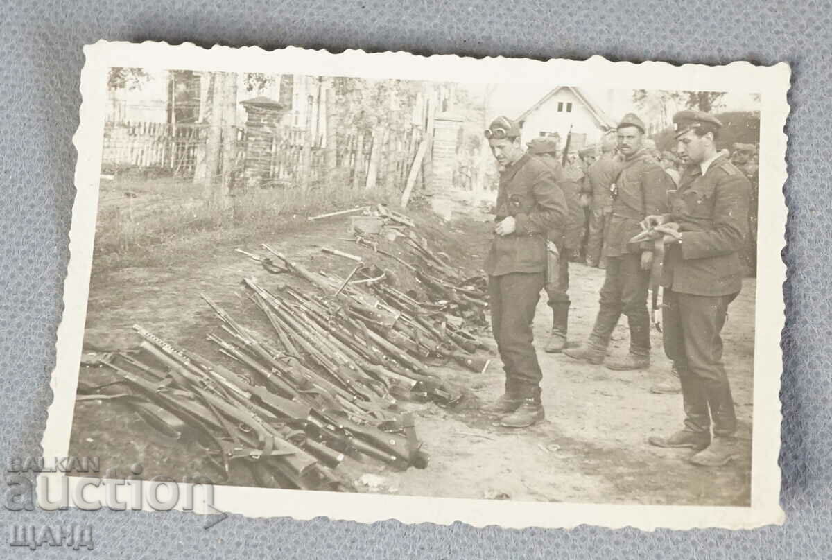 Стара  Военна снимка войници униформа пушки