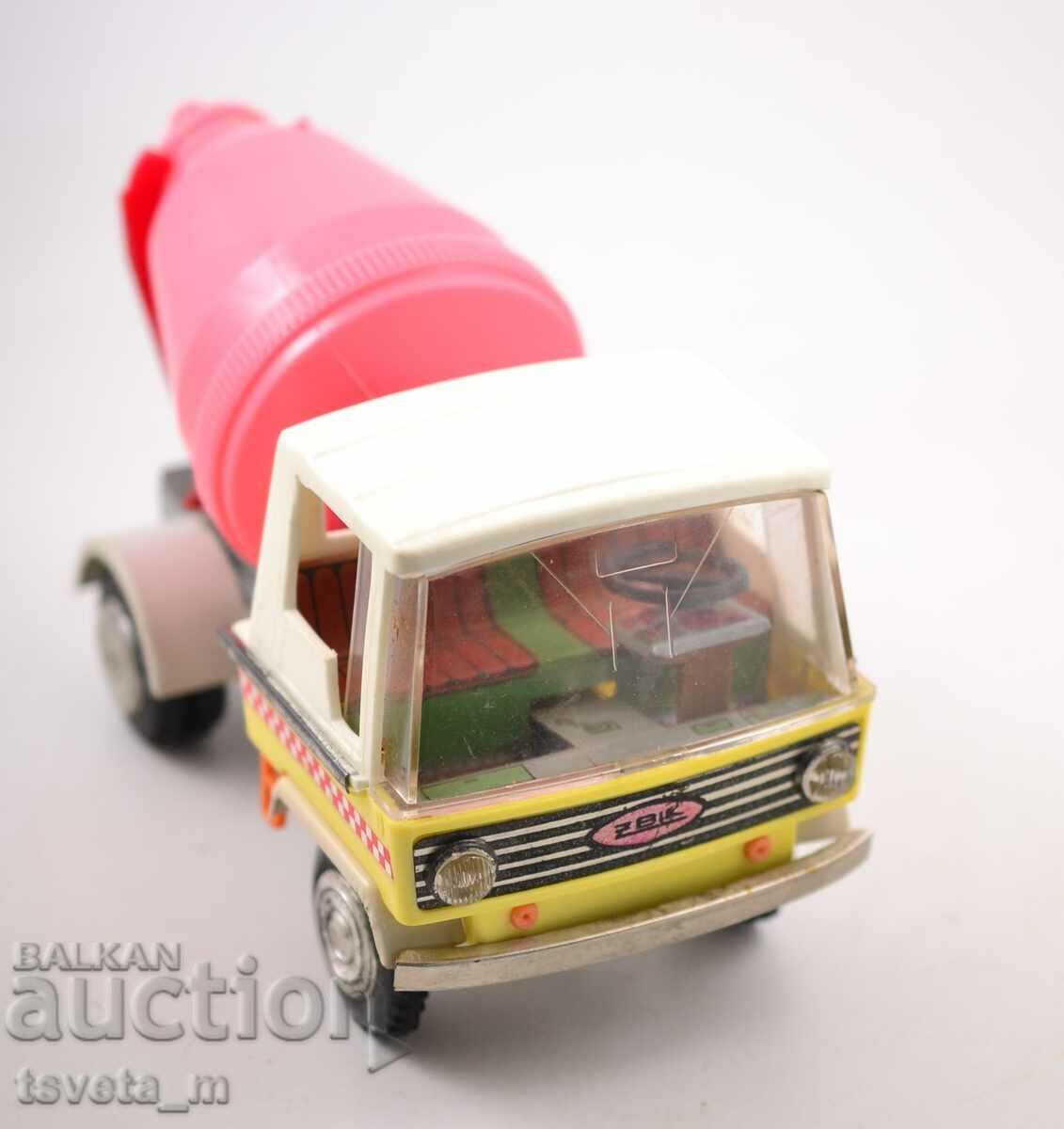 CONCRETE TRUCK truck, metal and plastic children's toys, social