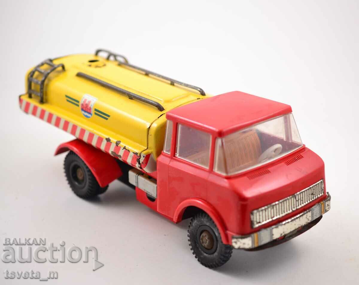 Камион цистерна, метал и пластмаса детски играчки, соц
