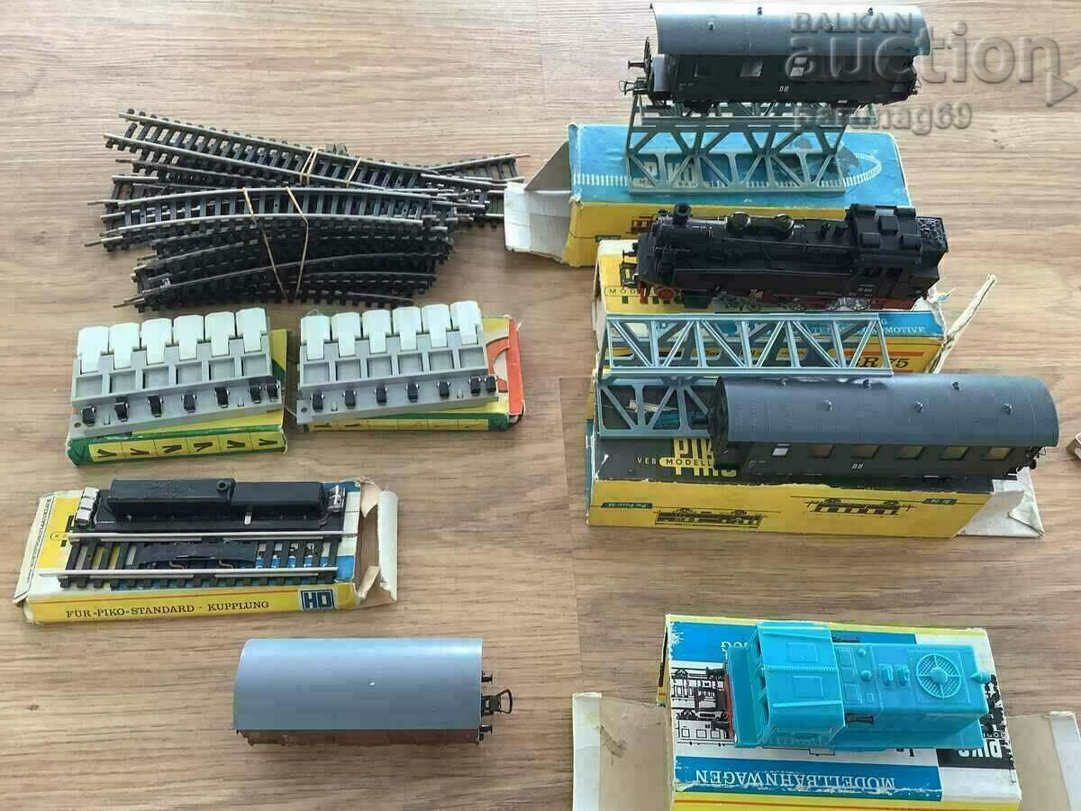 PIKO train 2 locomotives and 3 wagons and rails with price 260.00 BGN | € 132.94 PIKO train 2 locomotives and 3 wagons and rails with price 260.00 BGN | € 132.94