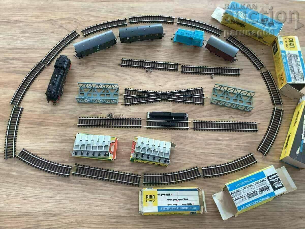 PIKO train 2 locomotives and 3 wagons and rails PIKO train 2 locomotives and 3 wagons and rails
