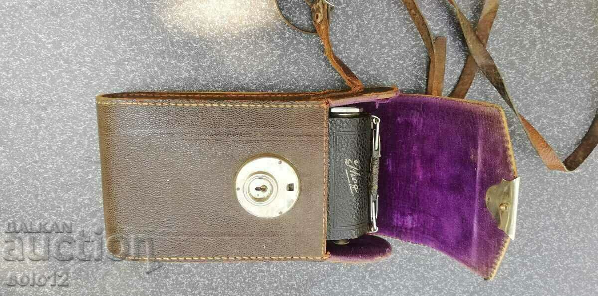 Vintage bellows camera. - 6 Vintage bellows camera. - 6