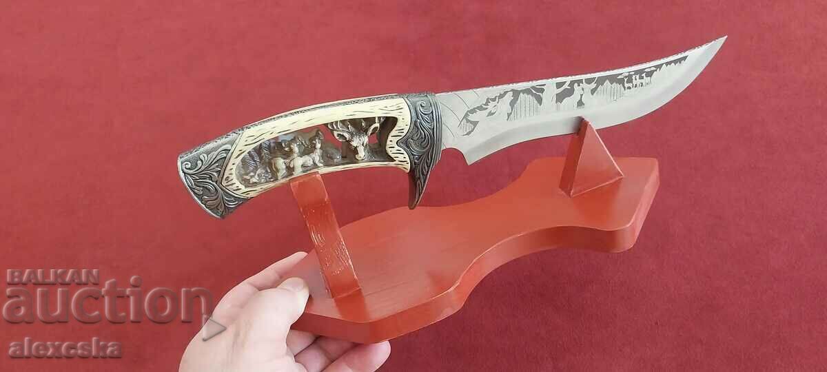 Παράδοση Κυνηγετικό μαχαίρι με βάση Παράδοση Κυνηγετικό μαχαίρι με βάση