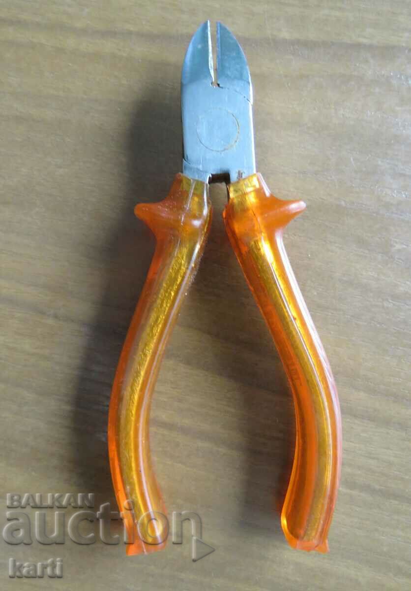 PLIERS with price 9.99 BGN | € 5.11