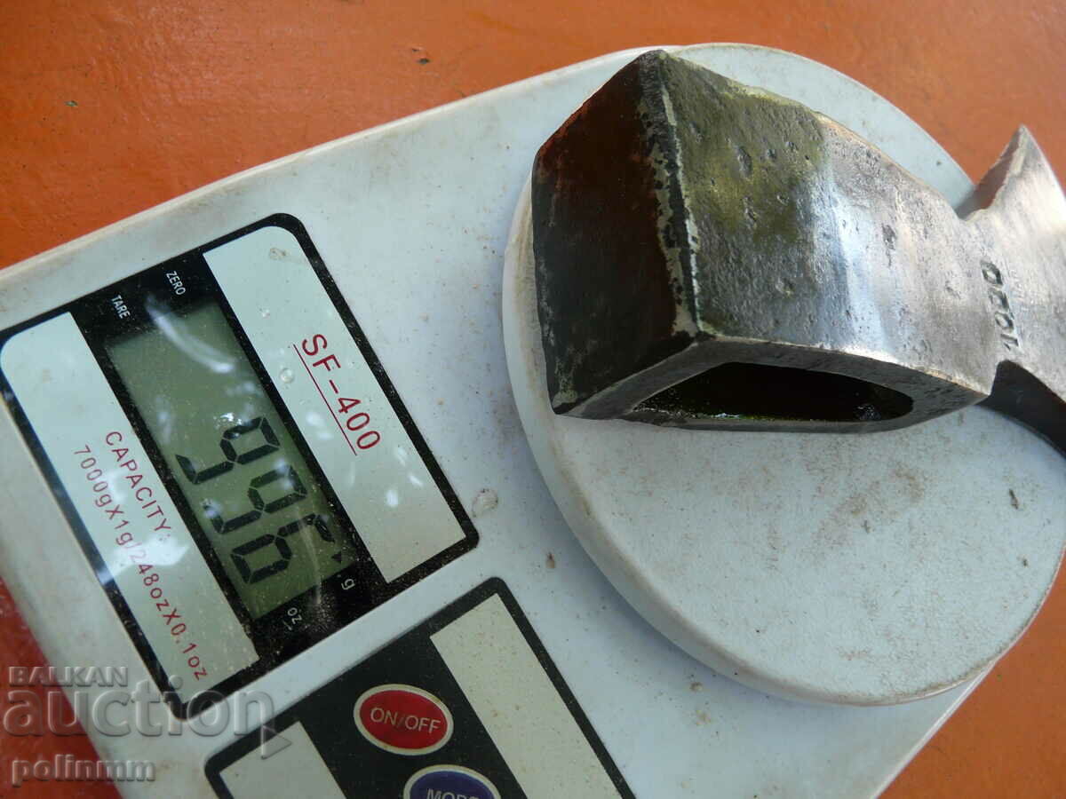 Delivery of Old collector's ax - 517