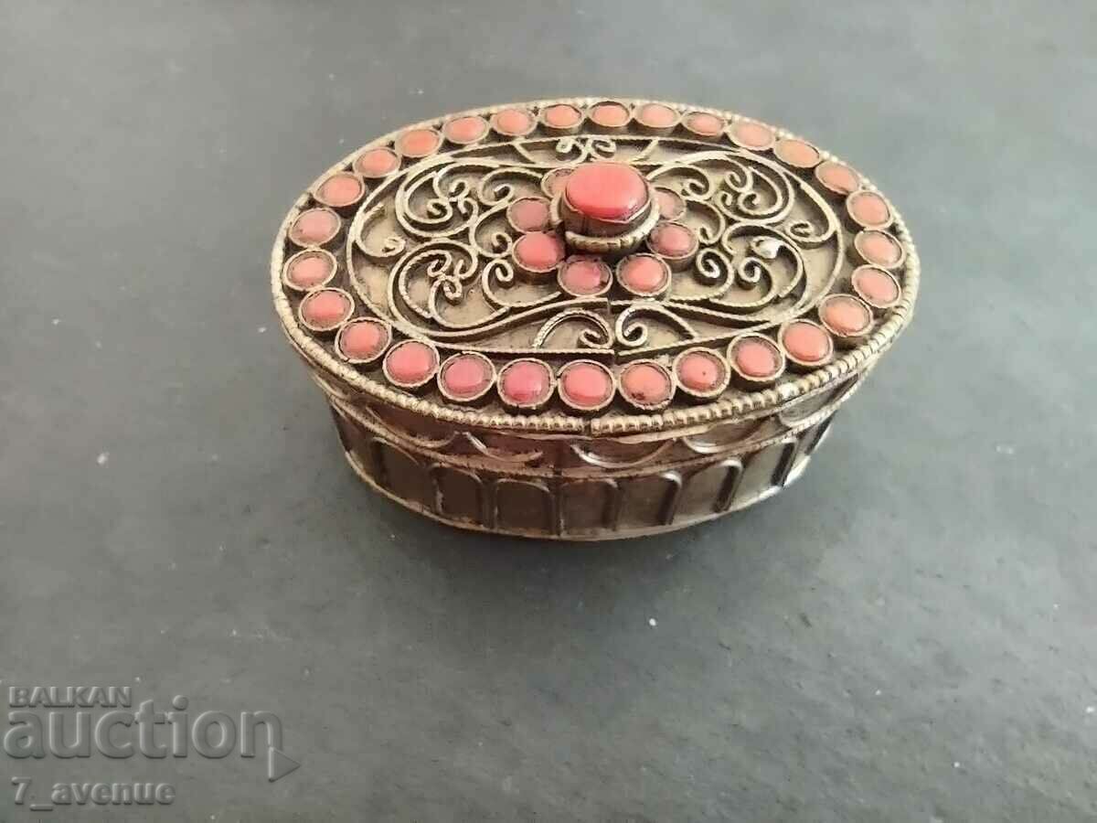 Box decorated with ornaments and stones, 6/4/2.5 cm - 5