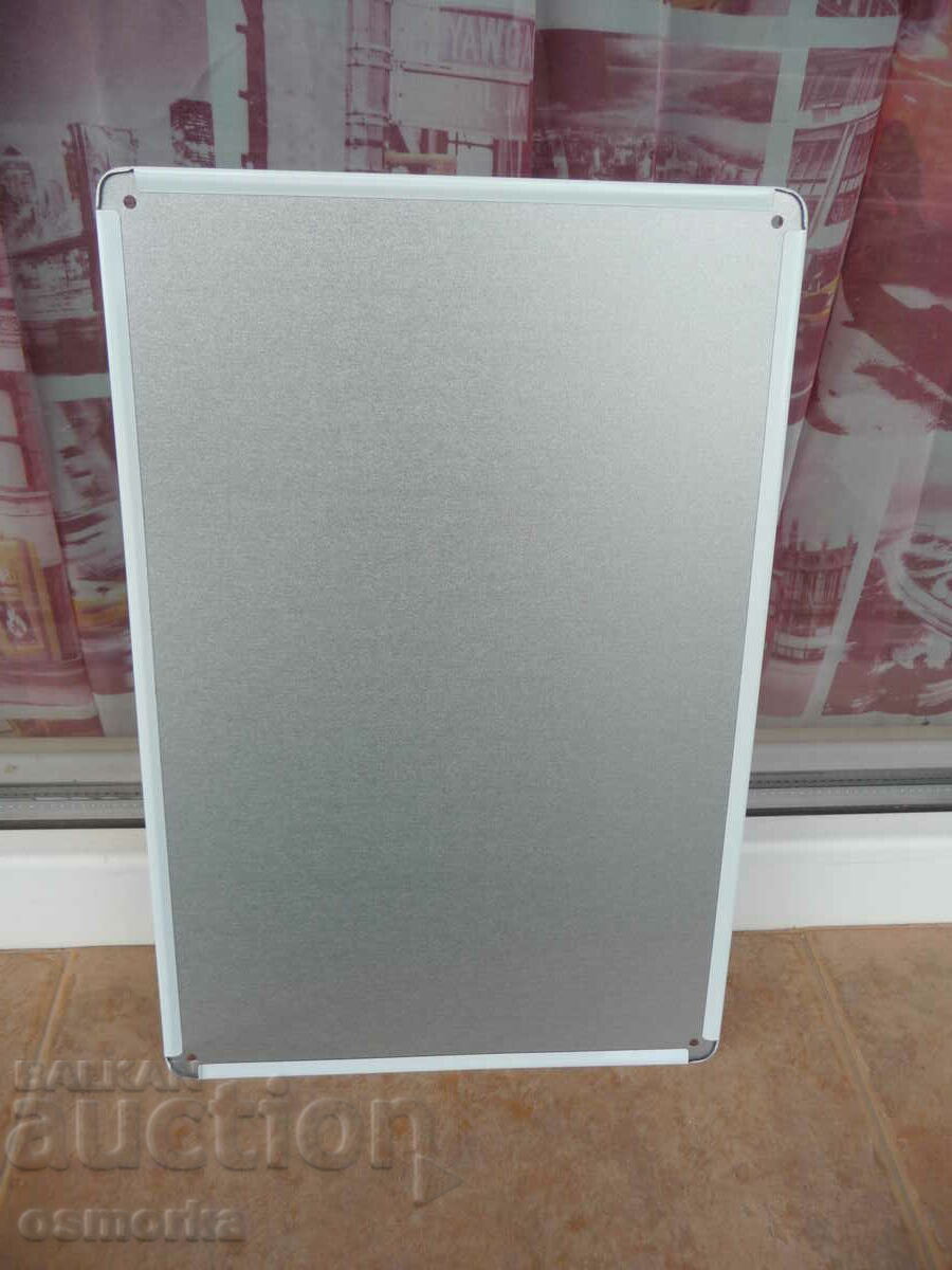 Auction Metal plate erotic bitten lips lipstick sexy decor Auction Metal plate erotic bitten lips lipstick sexy decor