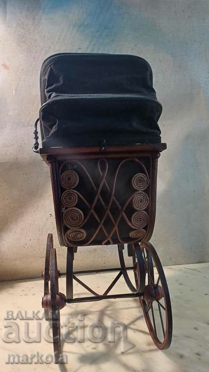 Auction  vintage doll carriage