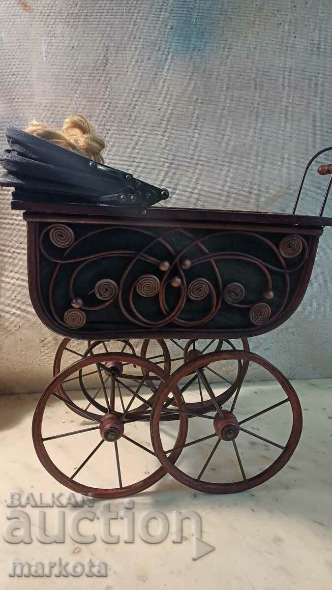 Delivery of vintage doll carriage