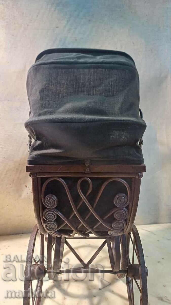 Auction vintage doll carriage Auction vintage doll carriage