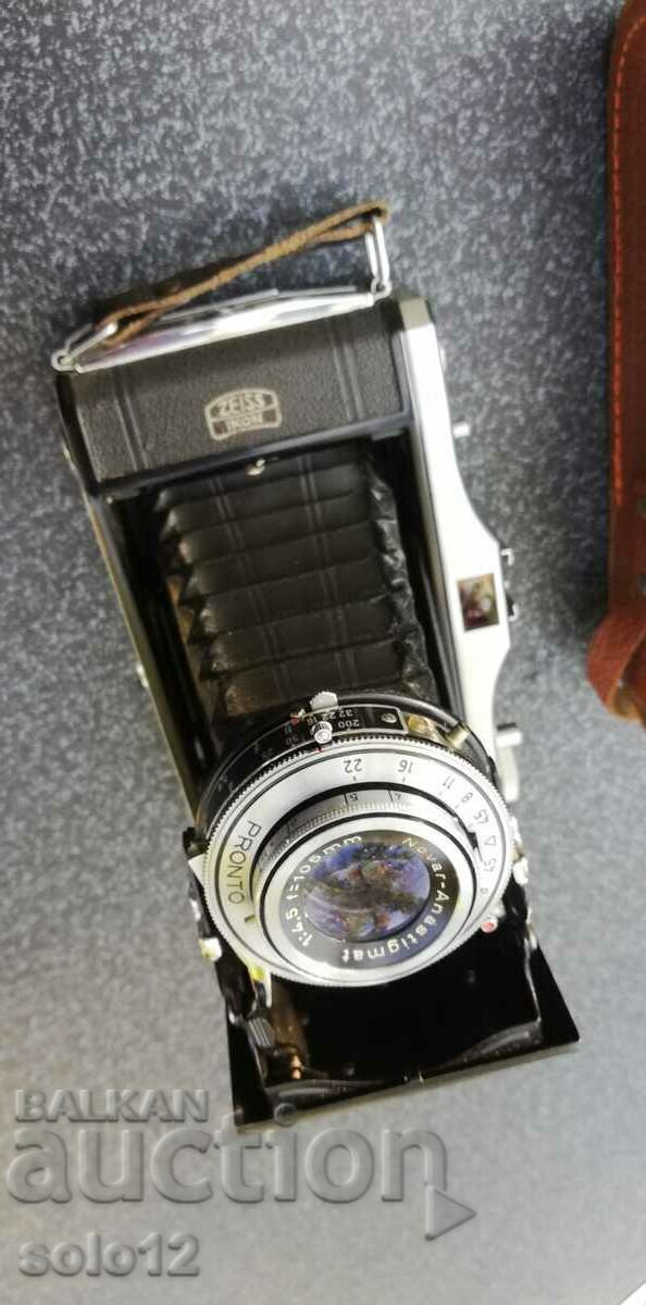 Auction Old German bellows camera. Auction Old German bellows camera.