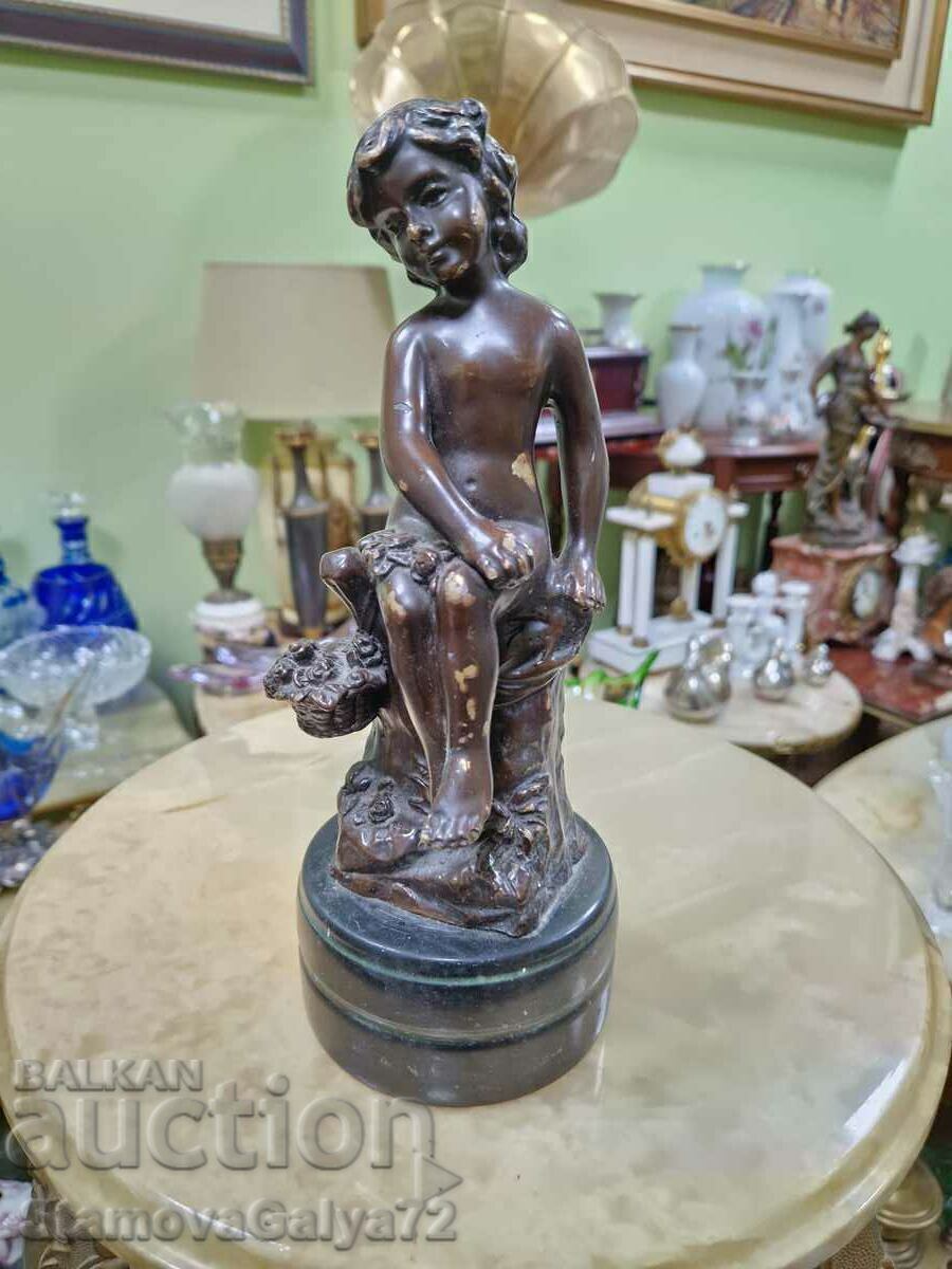 Стара колекционерска антикварна френска бронзова фигура с цена € 182.53 | 357.00 лв.