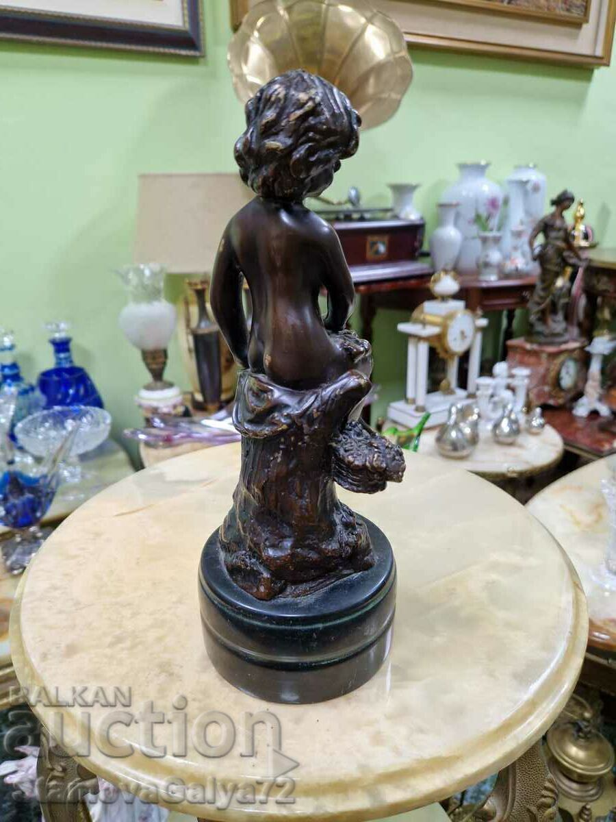Delivery of Old collectible antique French bronze figure Delivery of Old collectible antique French bronze figure