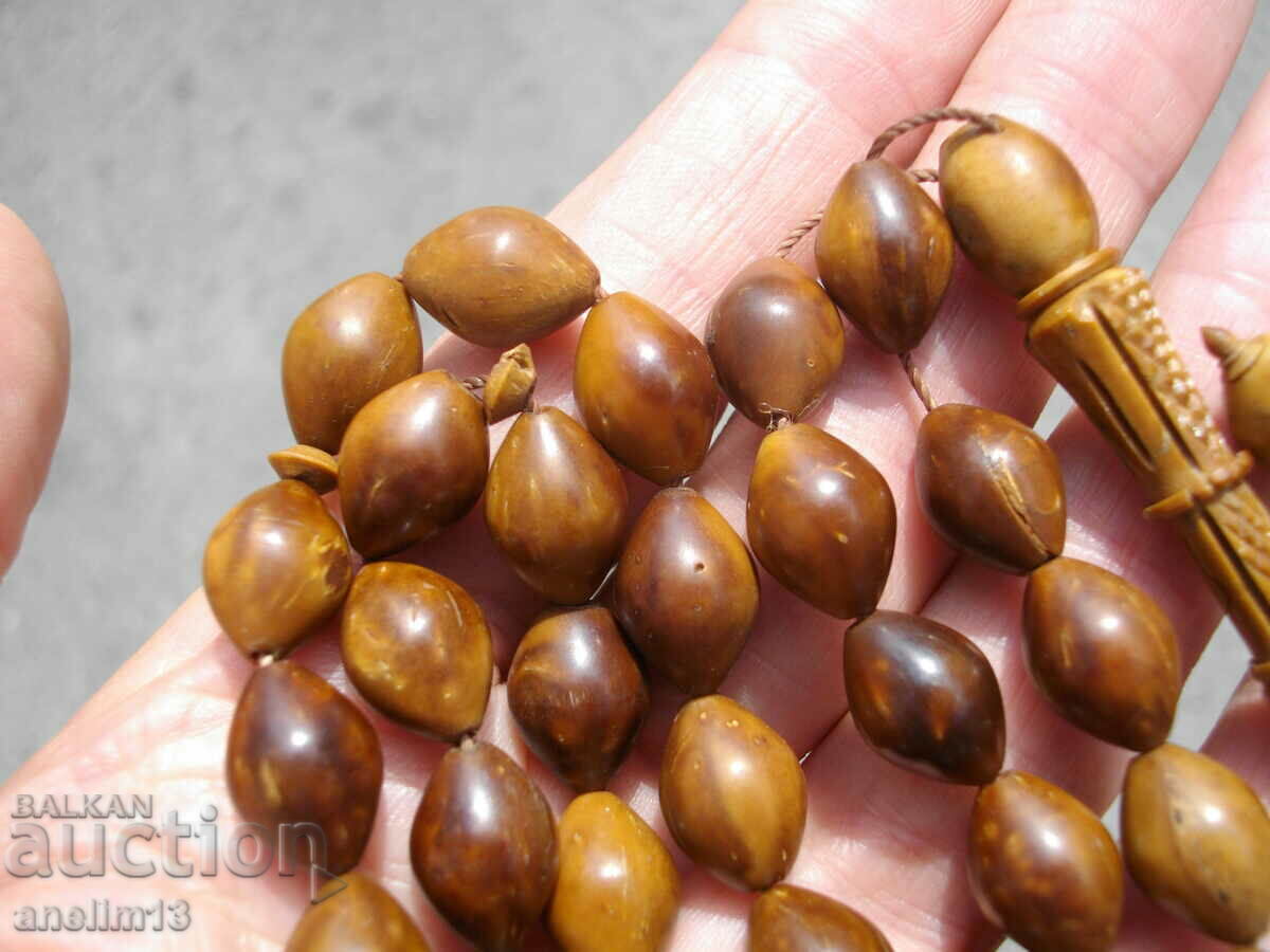 AN OLD ROSARY OF BONE OR SOME WOOD - 6