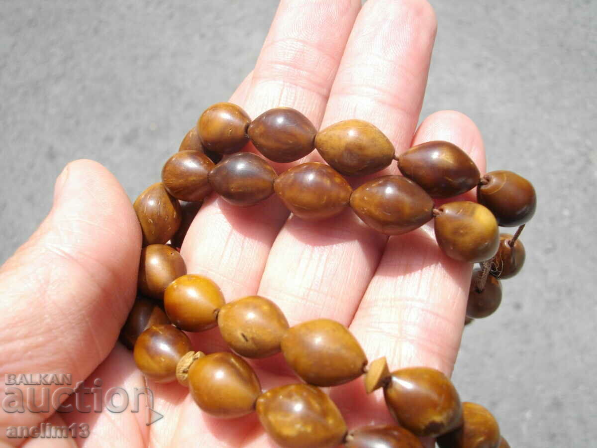 AN OLD ROSARY OF BONE OR SOME WOOD - 7