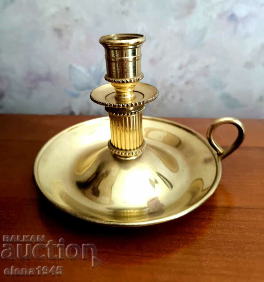 Sfeşnic cu preț € 20.00 | 39.12 BGN