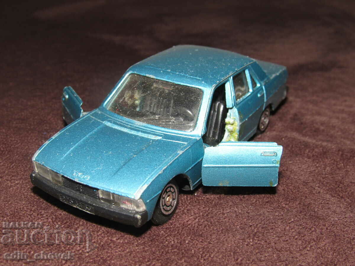 1/43 Norev France Peugeot 604