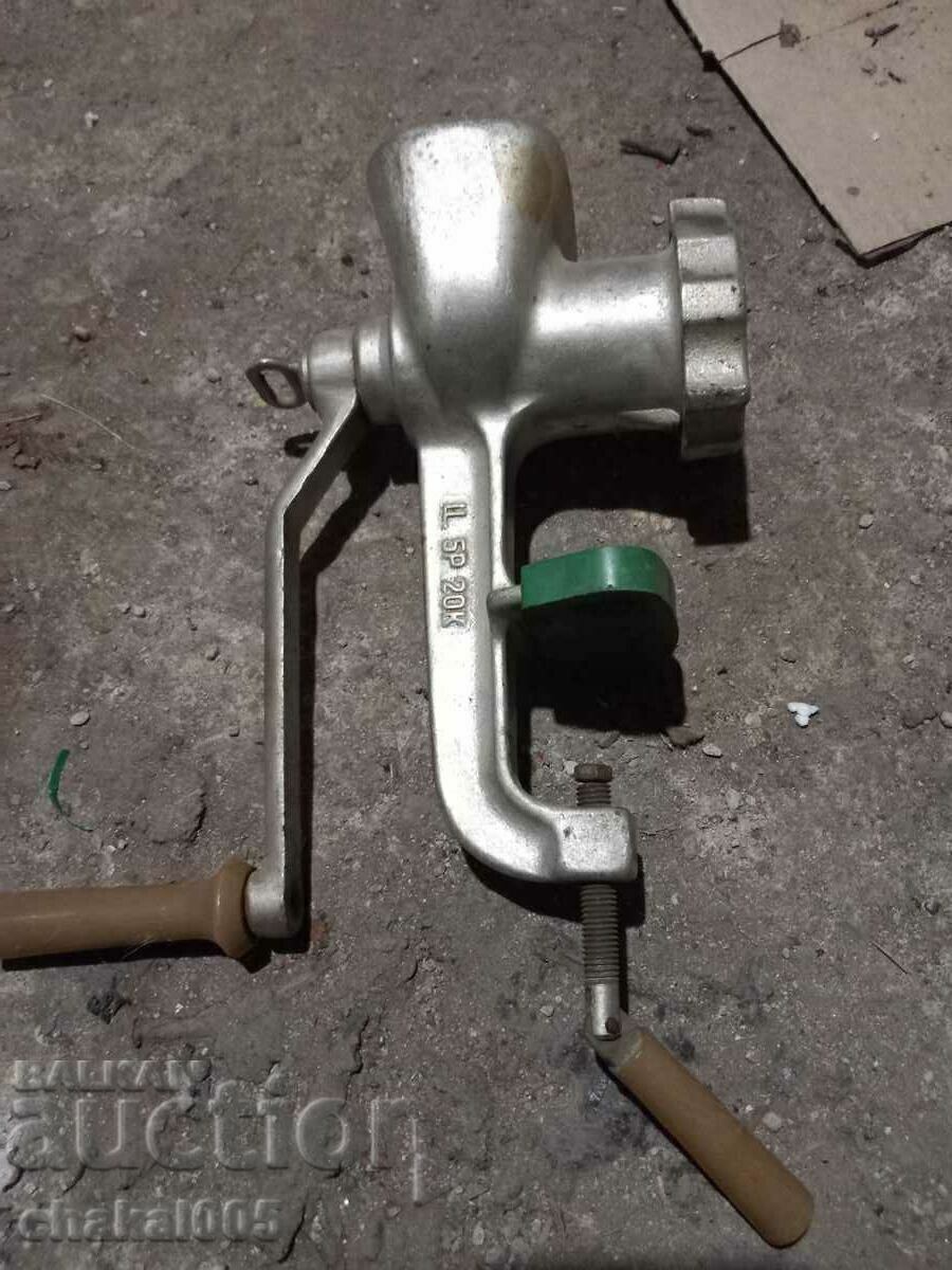 Auction  A meat grinder with blades