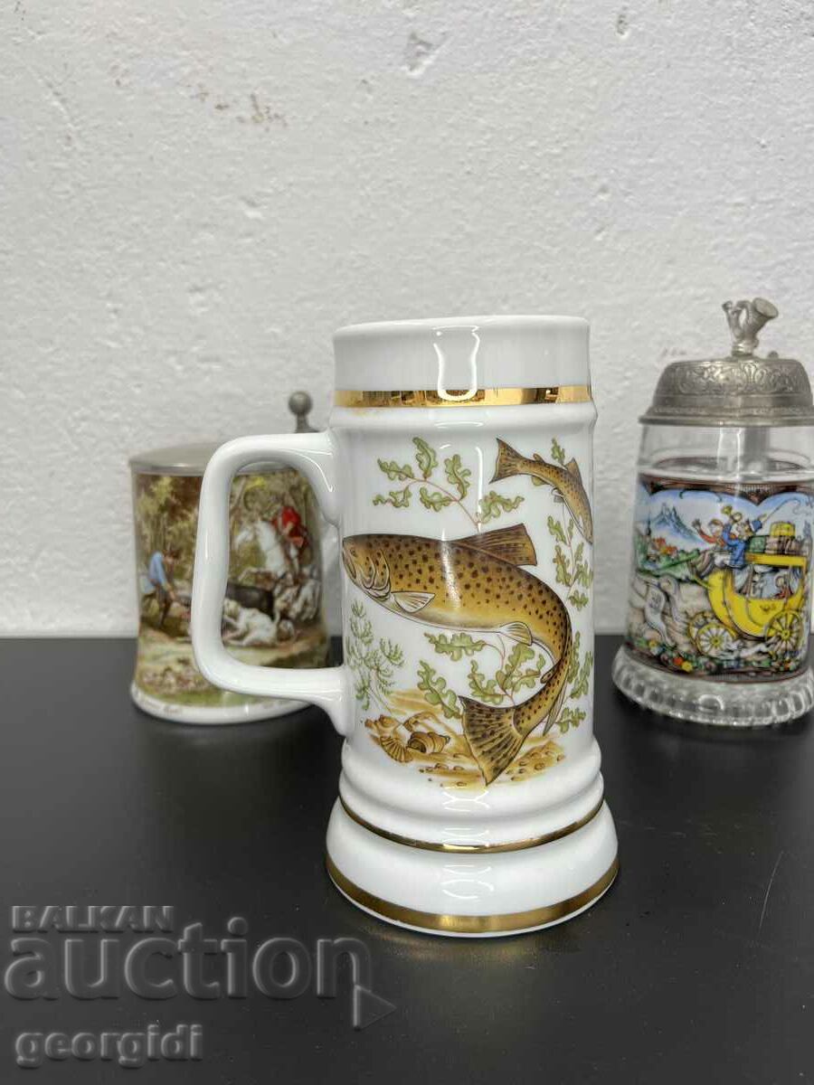 Cana din portelan german decorata cu peste. #5728