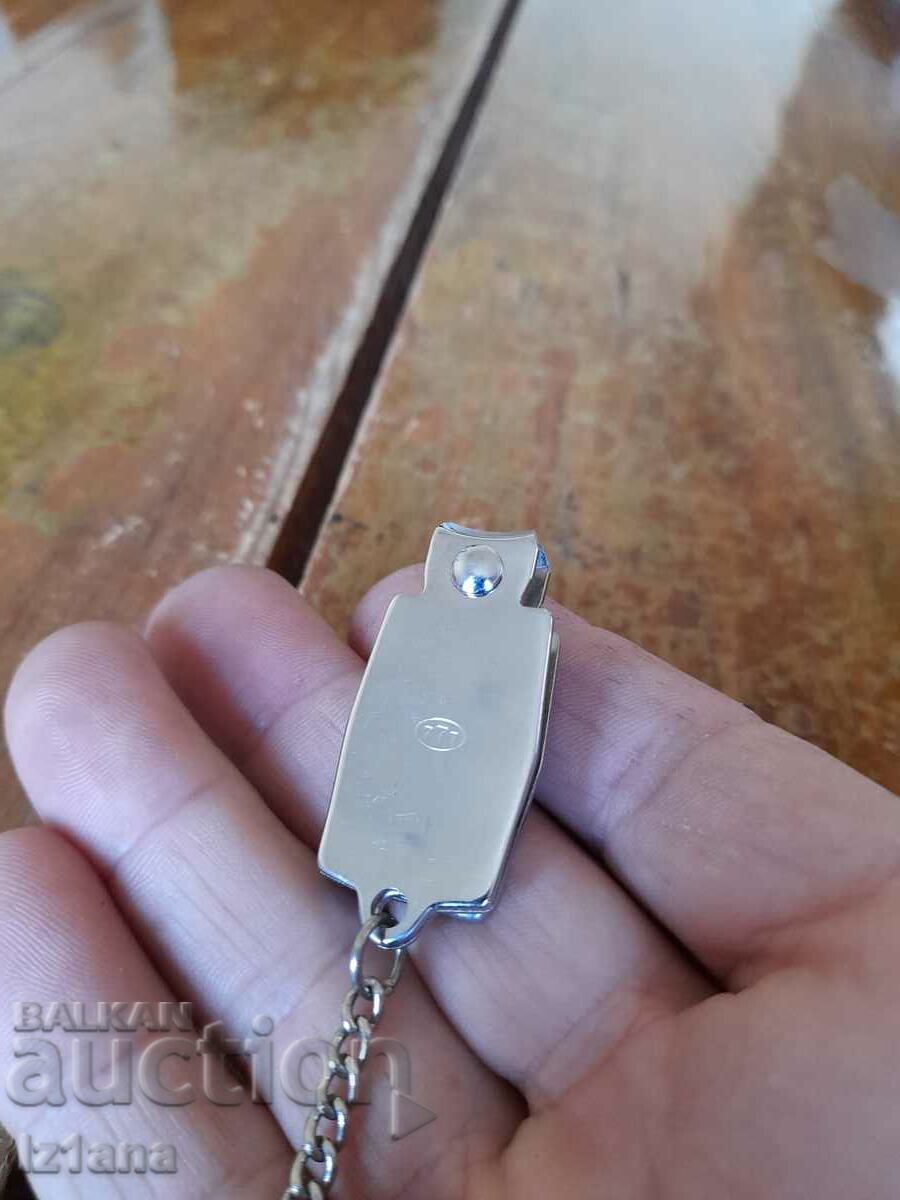 Auction Old keychain, Marlboro nail clipper Auction Old keychain, Marlboro nail clipper