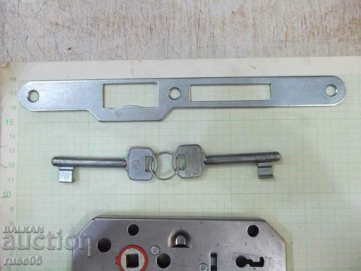 Auction Standard door lock with two keys, new Auction Standard door lock with two keys, new