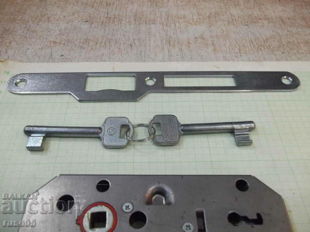 Delivery of Standard door lock with two keys, new Delivery of Standard door lock with two keys, new