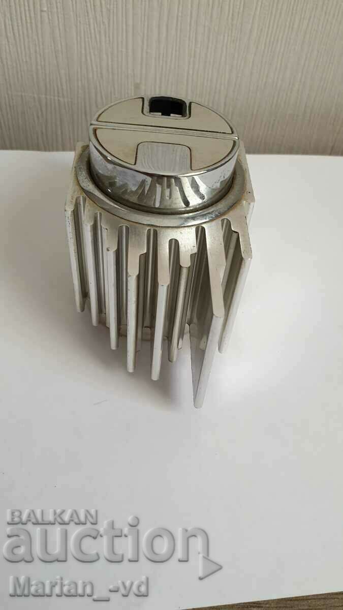 Licitație Brichetă de masă din aluminiu, Sarome Piezo Electric, Japonia Licitație Brichetă de masă din aluminiu, Sarome Piezo Electric, Japonia