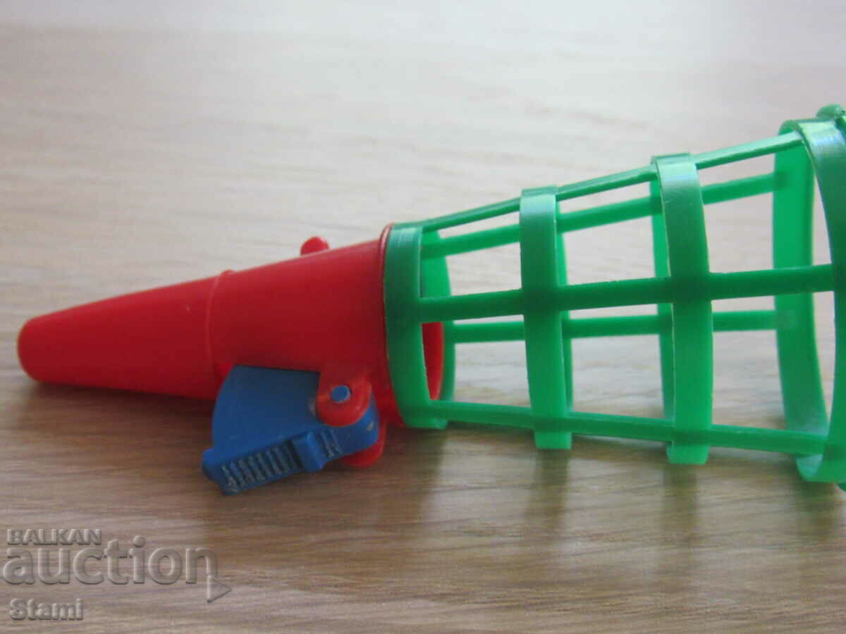 Auction A basket toy from the time of the soca Auction A basket toy from the time of the soca