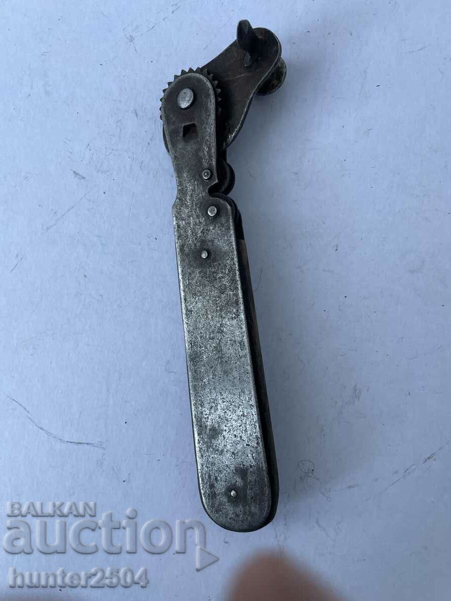 Auction Can opener - old, 15 cm Auction Can opener - old, 15 cm