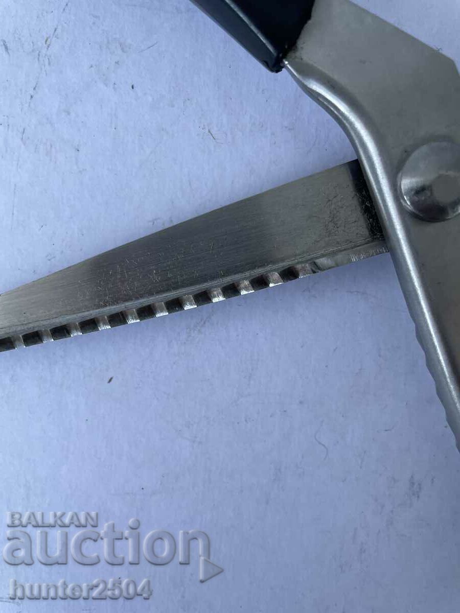 Zig Zag Scissors with price 34.95 BGN | € 17.87