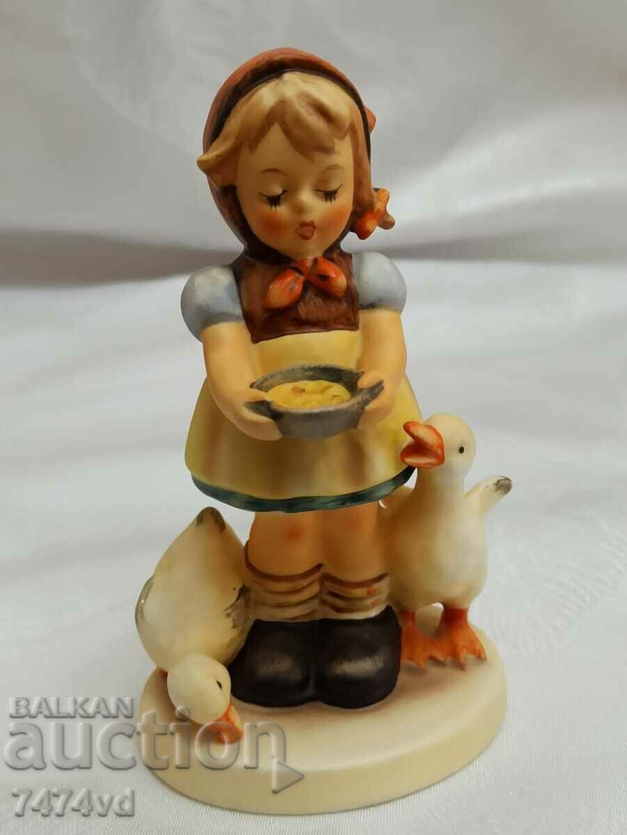 Goebel Hummel porcelain collectible figure - 3