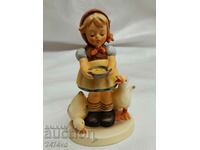 Goebel Hummel porcelain collectible figure - 3