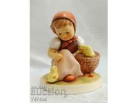 Goebel Hummel porcelain collectible figure - 6