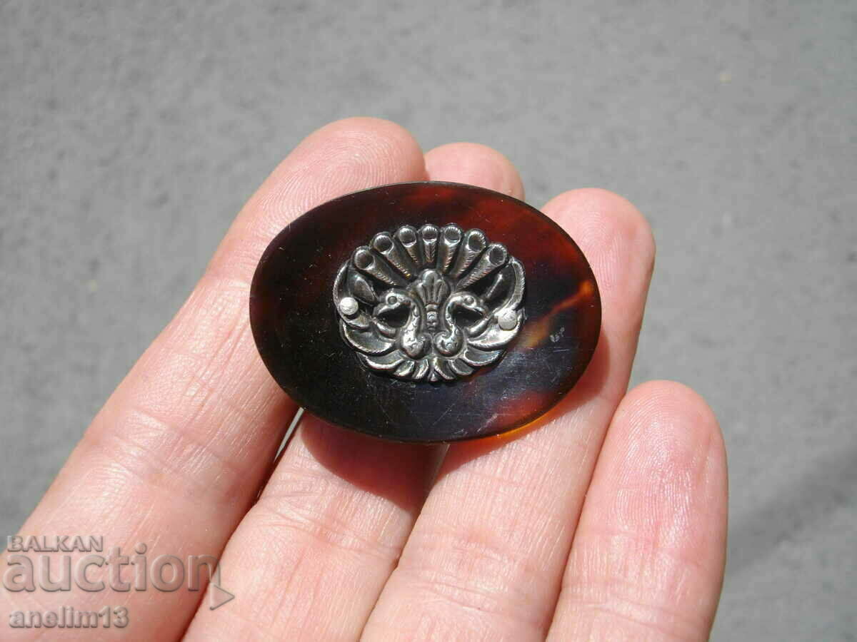Auction SILVER BIRDS ON TORTOISE SHELL ORNAMENT BROOCH Auction SILVER BIRDS ON TORTOISE SHELL ORNAMENT BROOCH
